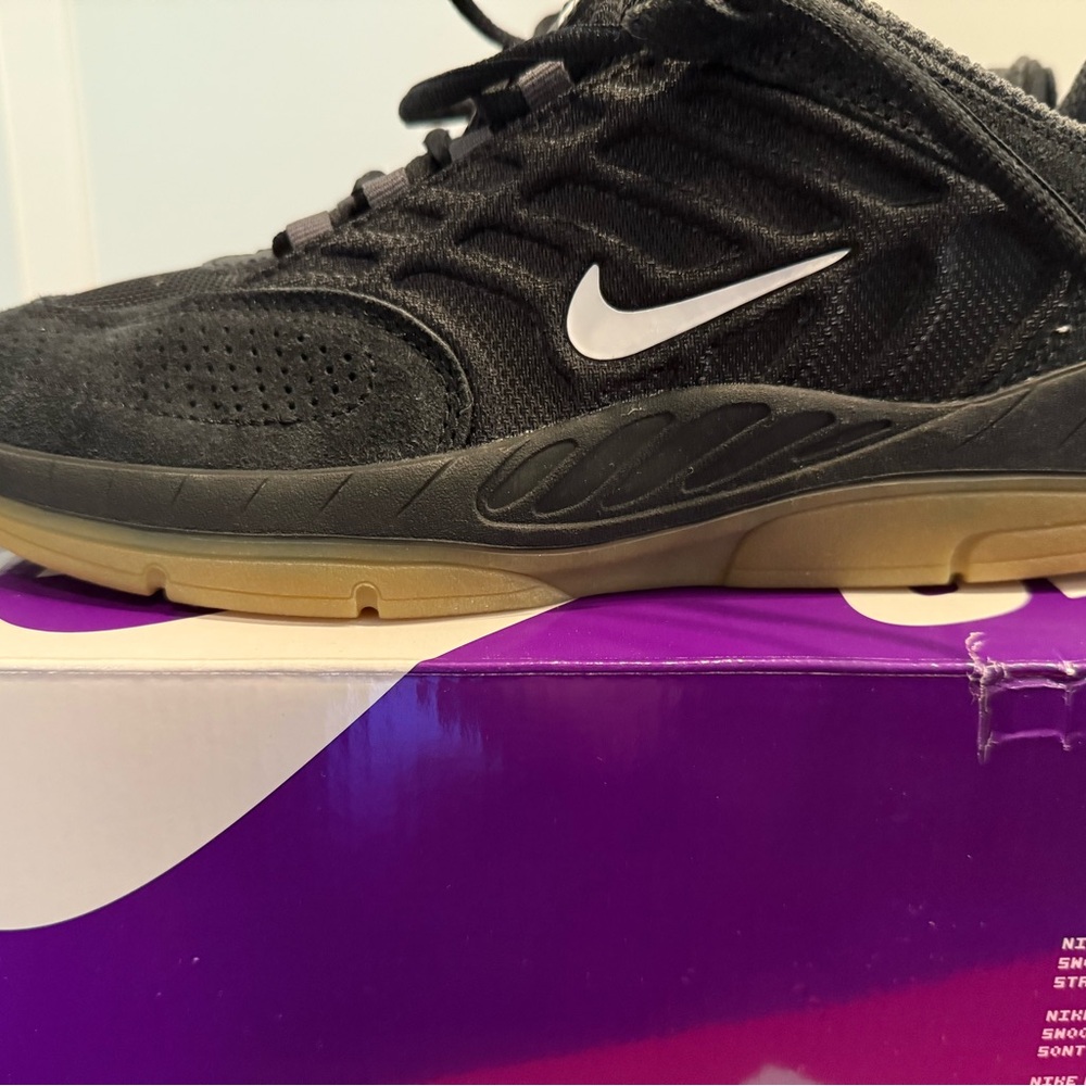 Nike SB Vertebrae Black and White Sneakers